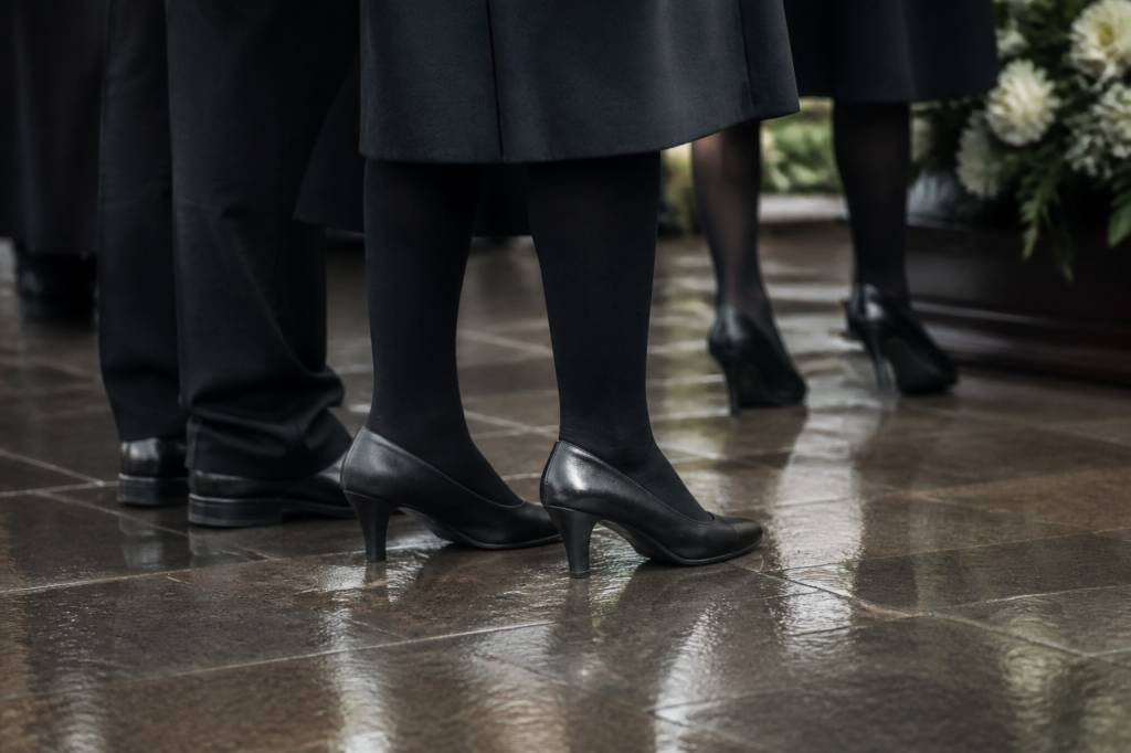 Chaussure enterrement femme : comment choisir une paire élégante et adaptée