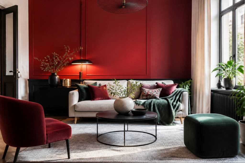 Quelle couleur qui va avec le rouge pour une décoration harmonieuse ?